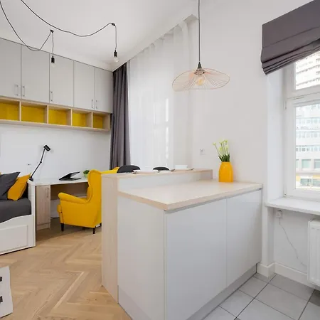 Targowa Bright Close To Pge By Renters Apartmán *